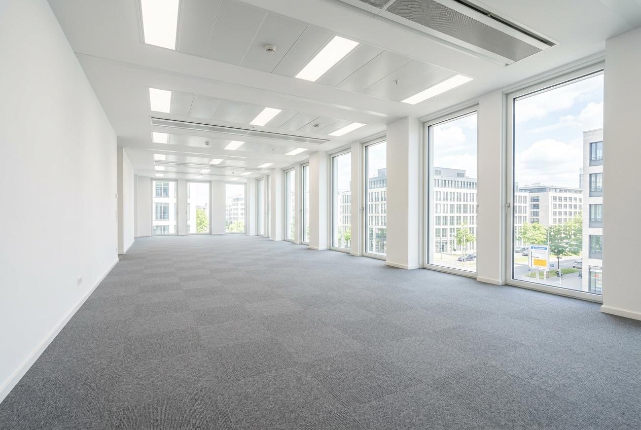 Gewerbe nachher - sauberes leeres Büro