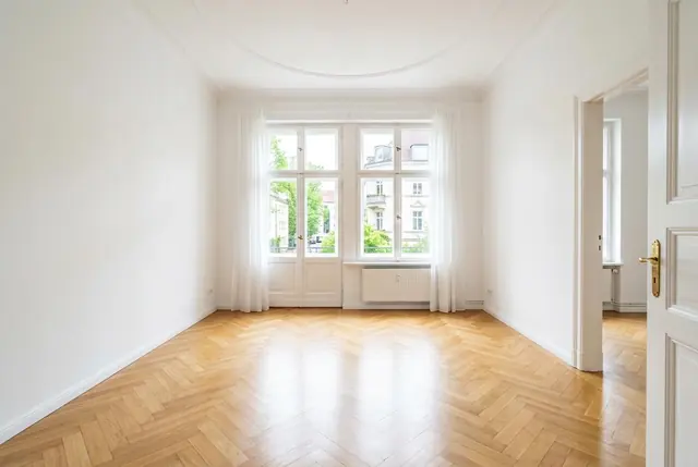 Beispielhafte Darstellung eines leeren und besenreinen Wohnraums nach der Entrümpelung